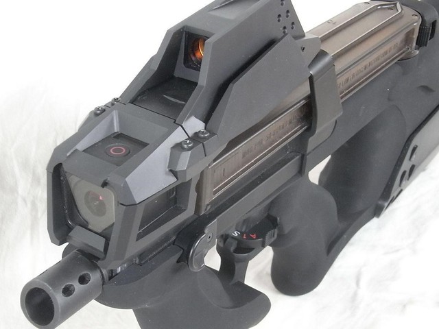 Fn P90をリファインした14丁しかないエアガンがカッコ良い アスキー