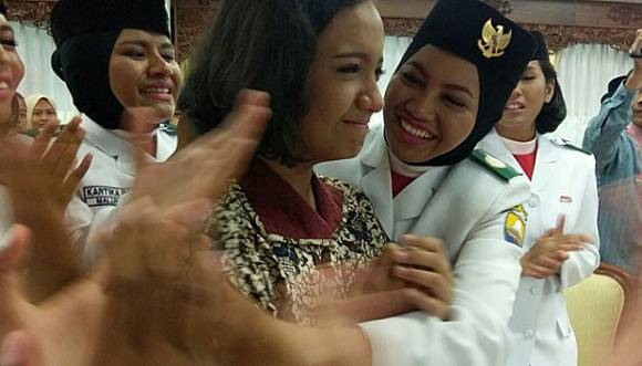 Gloria Natapradja Hamel, bersama dengan anggota paskibraka lainnya di Istana Presiden, Jakarta, 17 Agustus 2016. TEMPO/Istman MP