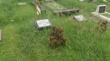 Sejumlah makam pahlawan nasional yang tak lagi terawat di TPU Karet Bivak, Jakarta Pusat