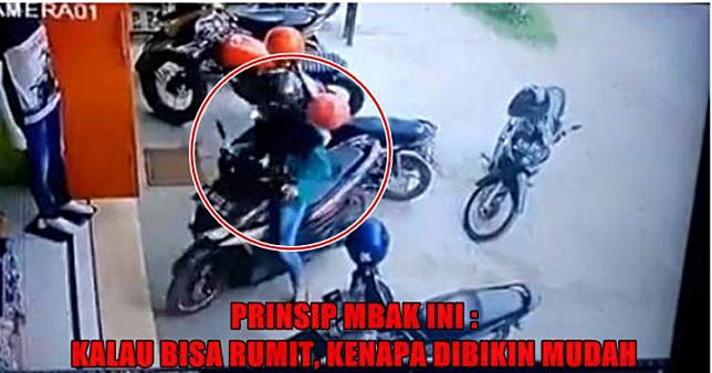 Aksi Cewek Keluarkan Motor dari Tempat Parkir Ini Bikin Gagal Paham