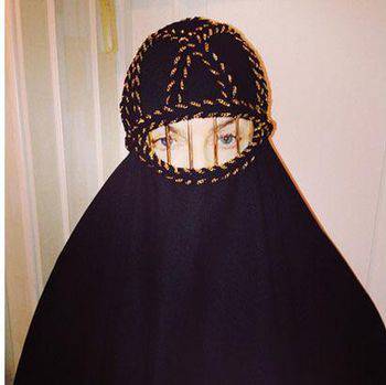 Selain Lindsay Lohan, Ini 8 Seleb Hollywood Lain yang Cantik Berkerudung