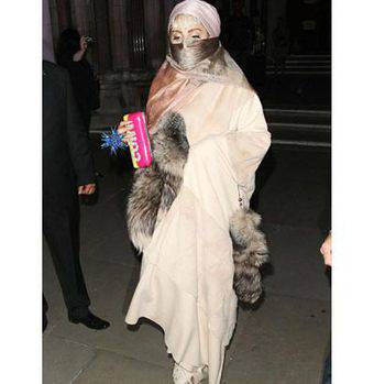 Selain Lindsay Lohan, Ini 8 Seleb Hollywood Lain yang Cantik Berkerudung