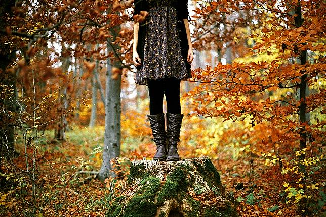 Kamu yang Jatuh Cinta Sama Teman Sendiri Pasti Baper dengan 18 Kutipan Ini!