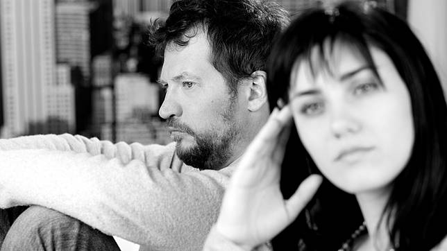 Kamu yang Jatuh Cinta Sama Teman Sendiri Pasti Baper dengan 18 Kutipan Ini!