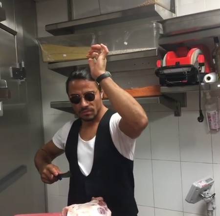 Mengenal Salt Bae, Sosok Koki Ganteng yang Ramai Jadi Meme