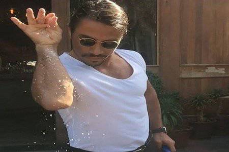 Mengenal Salt Bae, Sosok Koki Ganteng yang Ramai Jadi Meme