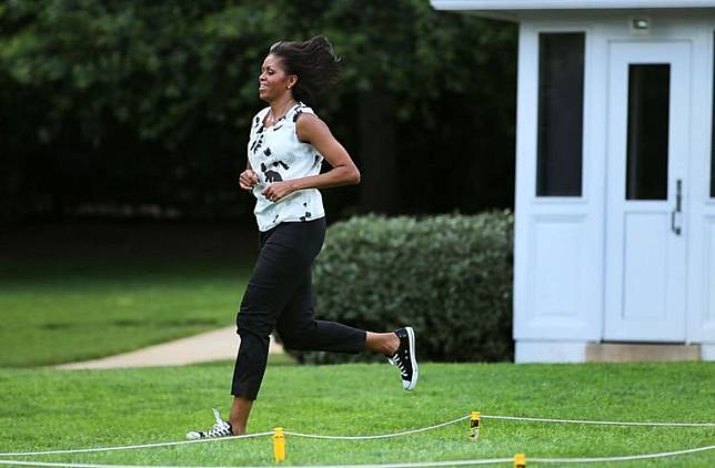 Fashion Style Michelle Obama dari Formal Hingga Kasual. Bisa Jadi Referensi Gaya Berbusanamu Nih!