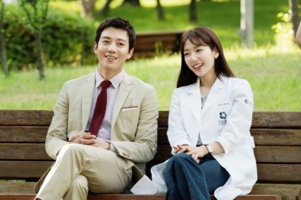 6 Drama Korea Ini Ngajarin Kita Bahwa Jodoh Itu Bisa Datang Dari Mana dan Kapan Aja!