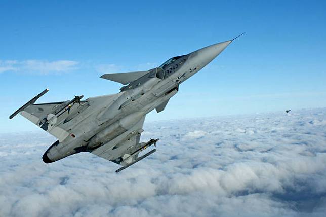 เจาะลึกเครื่องบินขับไล่ทัพฟ้า SAAB JAS-39 GRIPEN