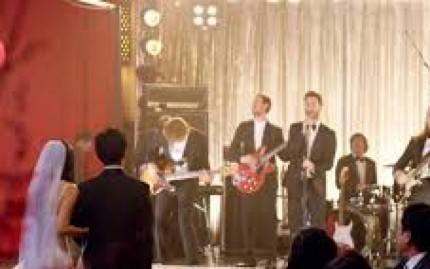 maroon 5 yang bikin kejutan di pesta pernikahan