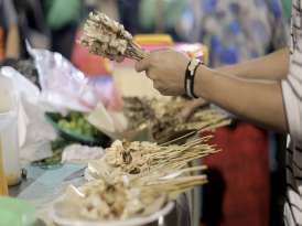 Mengapa Sate Taichan Hanya Buka di Malam Hari?