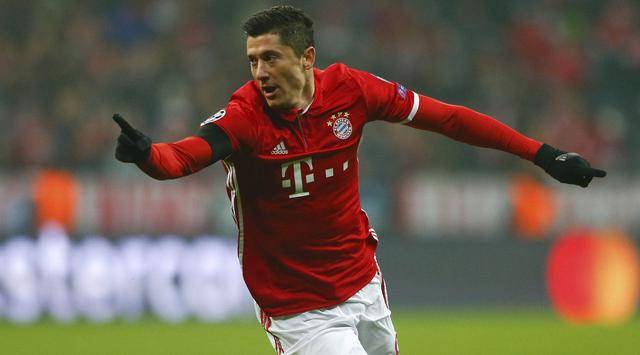 6. Robert Lewandowski (Bayern Munchen) - 34 gol dalam 45 laga. (Reuters/Michaela Rehle)