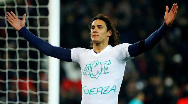 5. Edinson Cavani (Paris Saint-Germain) - 34 gol dalam 43 laga. (Reuters/Gonzalo Fuentes)