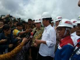 Presiden Joko Widodo (Jokowi) pada Selasa (27/12/2016) meresmikan tiga proyek infrastruktur pembangk