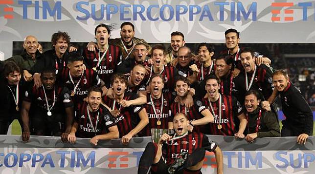 Bungkam Juventus, AC Milan Berpesta Rayakan Gelar Piala Super Italia