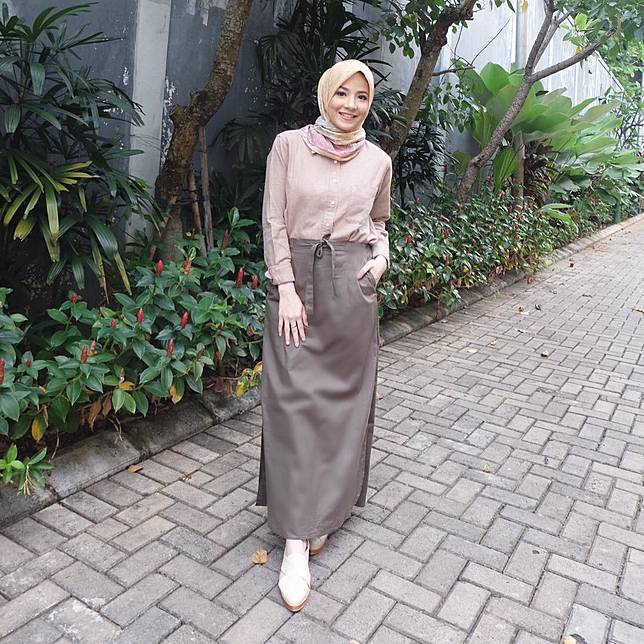 Untuk Para Hijab Traveller Coba Tiru 10 Gaya Hijab Natasha Rizky Ini