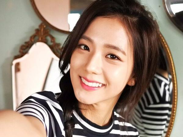 Cantik Luar Dalam, Kisah Manis Jaman Pre-Debut Jisoo Black Pink Jadi Viral!