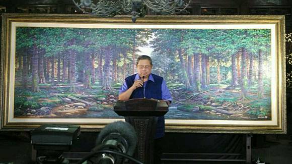 Mantan Presiden Susilo Bambang Yudhoyono konferensi pers di kediamannya, Puri Cikeas, Bogor, Jawa Barat, Rabu (2/11/2016). [suara.com/Bagus Santosa]