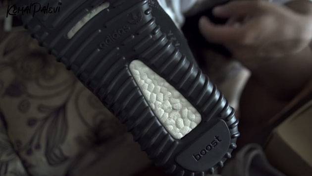 Ini Sepatu Ori! Coba cari bentuk kaki kucing di pola ini.