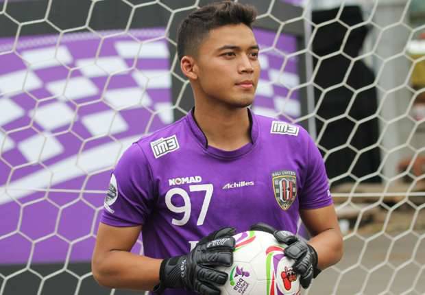 6 Kiper Tampan Klub Indonesia Ini Buat Cewek Suka Nongkrong di Stadion