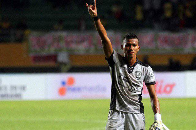6 Kiper Tampan Klub Indonesia Ini Buat Cewek Suka Nongkrong di Stadion