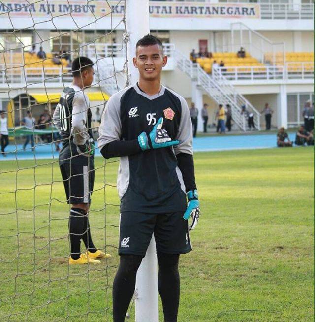 6 Kiper Tampan Klub Indonesia Ini Buat Cewek Suka Nongkrong di Stadion