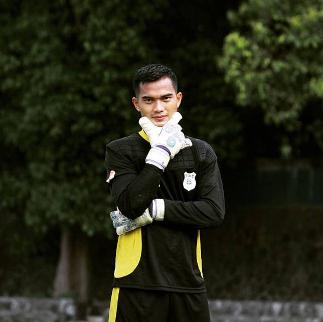 6 Kiper Tampan Klub Indonesia Ini Buat Cewek Suka Nongkrong di Stadion