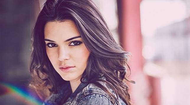 3 Kunci Tampil Keren dan Stylish ala Kendall Jenner