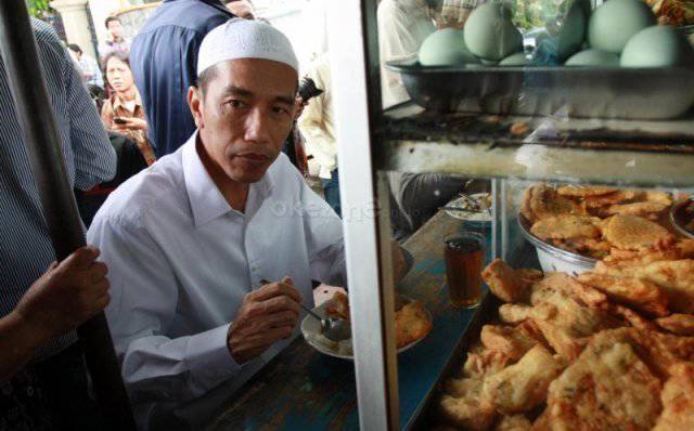 Sebelum Makan Di Warteg, Baca Ini Dulu!