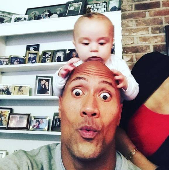 Ini Dia 10 Selebritis Hollywood Yang Pernah Memecahkan Rekor Dunia