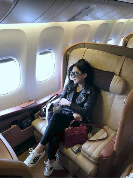 Gaya Taylor Swift Sampai Syahrini Pakai Sneakers Gucci Rp 7 Juta