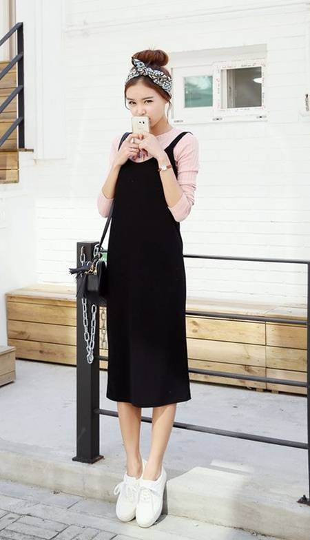 10 Ide Dress Hitam Panjang Selutut Simpel tapi Anggun Banget