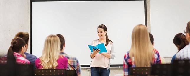 Buat Mahasiswa: 7 Trik Presentasi Sidang Skripsi Biar Dosenmu Terkesan!