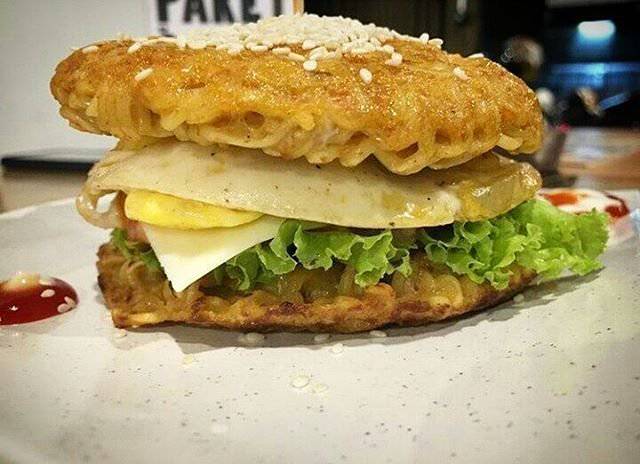 Diolah di Tempat Makan Ini, Mi Instan Jadi Punya Rasa Beda