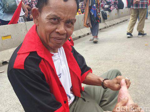Bertarif Rp 100 Ribu, Tukang Pijat 'Ramaikan' Demo di Sidang Ahok