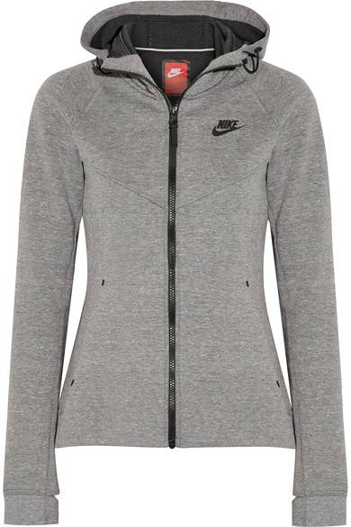 5 Sports Jacket Ini Bisa Bikin Gaya Lebih Stylish Saat Olahraga
