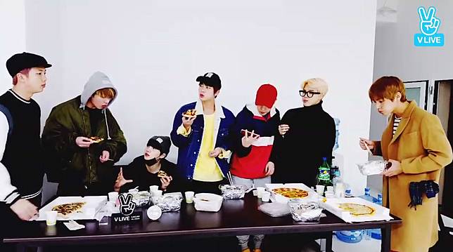 Jadi Grup K-Pop Pertama dengan 4 Juta Follower di V App, BTS Rayakan dengan Siaran Spesial