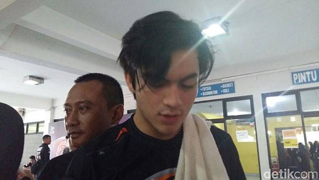 Bintang FTV Rizky Nazar Sebut Agus Jago Main Basket