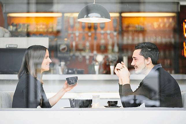 Cara Seseorang Jatuh Cinta Berdasarkan Zodiak, Kamu Gimana? 