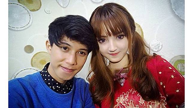 Entertainment : Billa Barbie dan Ahmad Syaiful Pacaran? Kerap Pose Mesra dan Diunggah di Media Sosial, 