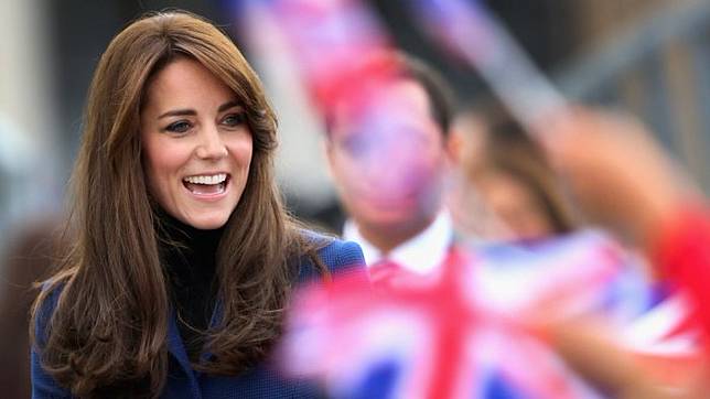 Lifestyle : Harganya Bikin Melongo Guys! Sepatu Boots Kate Middleton - Mau Tahu Harga Alas Kaki Sang Ratu? 