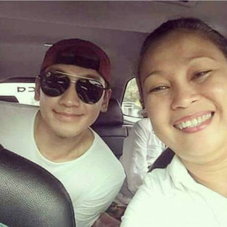 Bikin Iri, Fans Indonesia Ini Selfie Bareng Rain - Tae Hee