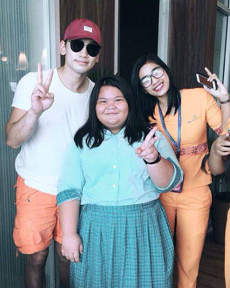 Bikin Iri, Fans Indonesia Ini Selfie Bareng Rain - Tae Hee