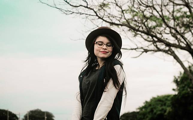 11 Kelebihan Cewek yang Membuatnya Jadi Idaman Para Cowok