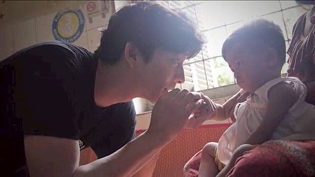 Gong Yoo Ternyata jadi Duta Hak Anak Untuk UNICEF loh! Ini Foto-fotonya Saat Berkunjung ke Kolombia