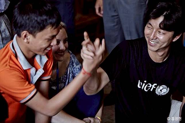 Gong Yoo Ternyata jadi Duta Hak Anak Untuk UNICEF loh! Ini Foto-fotonya Saat Berkunjung ke Kolombia