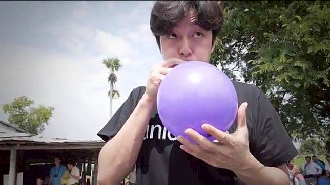 Gong Yoo Ternyata jadi Duta Hak Anak Untuk UNICEF loh! Ini Foto-fotonya Saat Berkunjung ke Kolombia