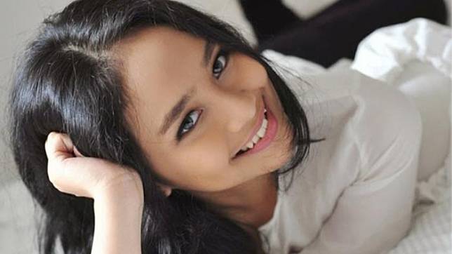 5 Artis Manis Dengan Gingsulnya