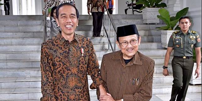 Jokowi: 80 Tahun, Pak Habibie Masih memikirkan Bangsanya