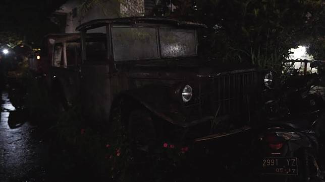 Daya Tarik Magis Kafe Penuh Barang Rongsokan di Bandung